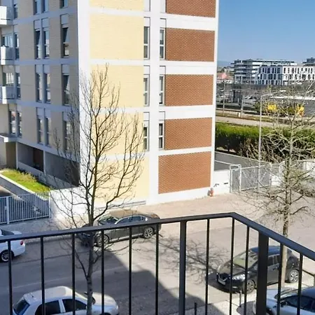 Ria Palace アパート